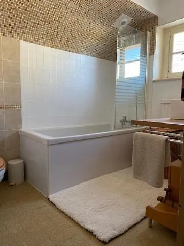 فندق مبيت وإفطار Christina's